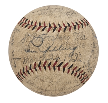1932 World Series Champion New York Yankees Team Signed Baseball With 29 Signatures Including Babe Ruth and Lou Gehrig (Beckett)